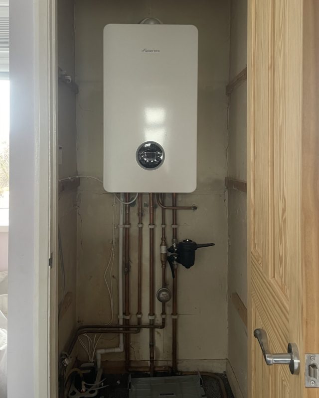 Completed new Worcester Bosch 8000 Life 30kW boiler installation in Telford, UK