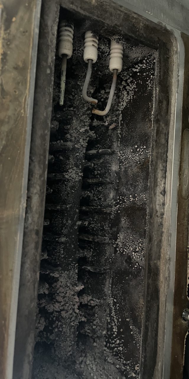Worcester 30Si main heat exchanger and electrodes before cleaning